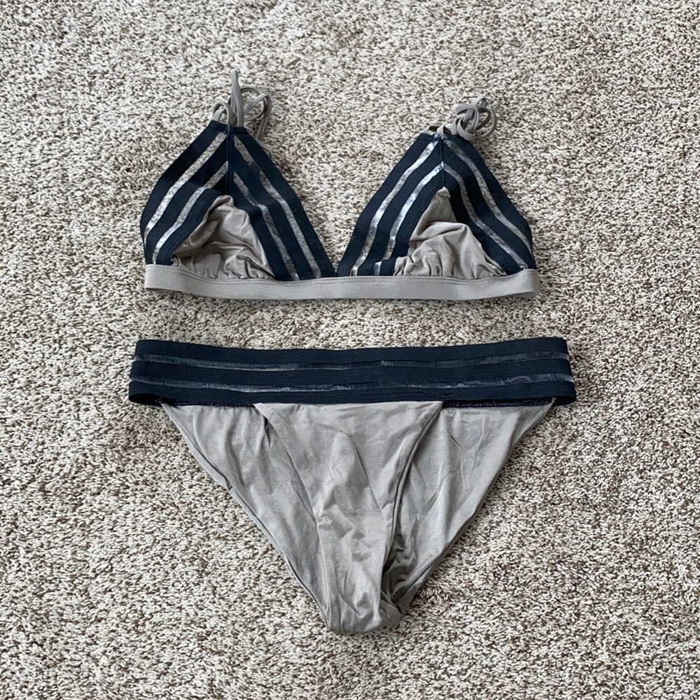 Beach Bunny Large top Medium bottom